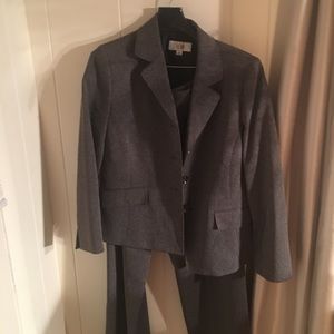Women’s suit